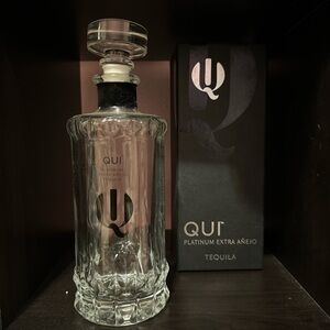 Empty bottle ( Qui )